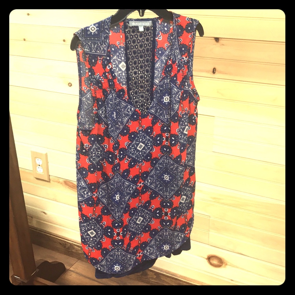 Daniel Rainn sleeveless blouse